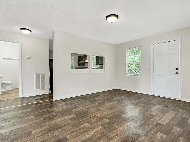 185 Orchard Ave — Photo 3