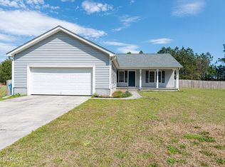 108 Camellia Creek Dr, Richlands, NC 28574