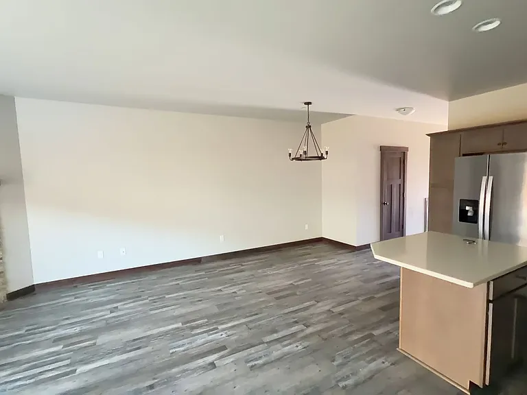 1300 Westwood Cir — Photo 1