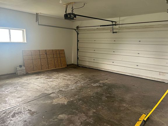3rd image of 107 W Maple St