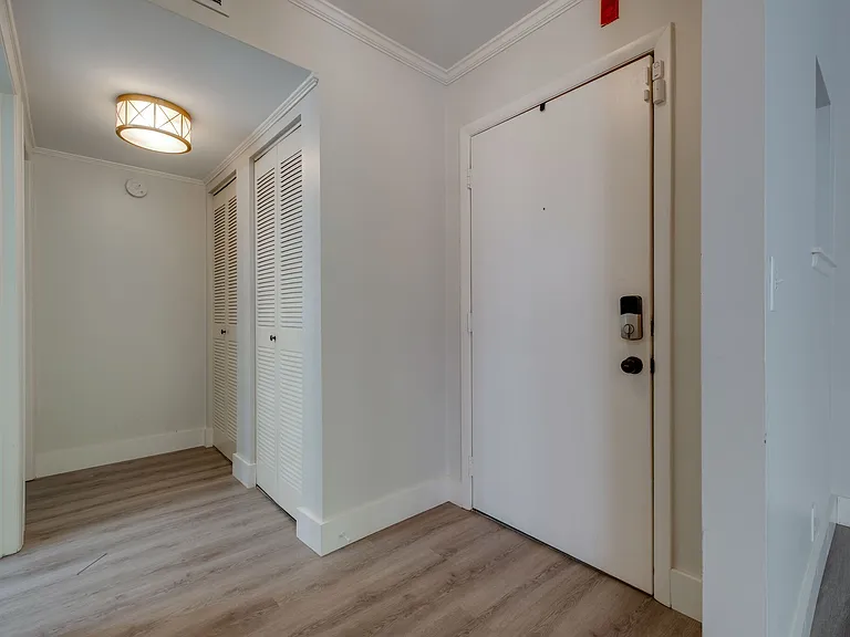 Summit Ridge Dr — Photo 18