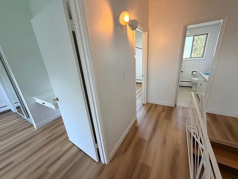 7640 SE Yamhill St #7 — Photo 12