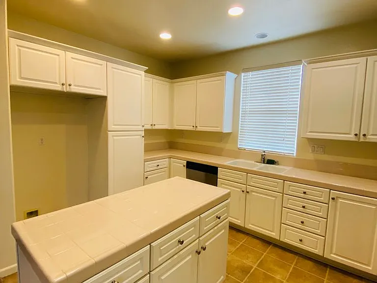 620 Candela Cir — Photo 8