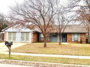 409 Roberts Dr, Saginaw, TX 76179