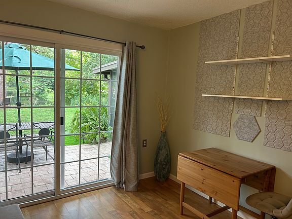 2nd image of 3074 Woodpine Cir