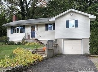 267 Melville Rd, Huntington Station, NY 11746