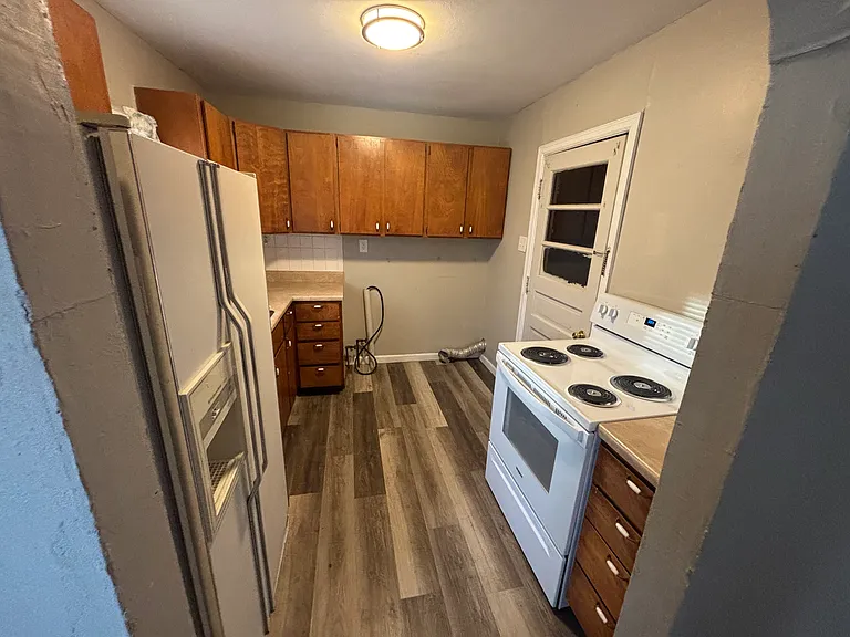 701 N Doris St — Photo 8
