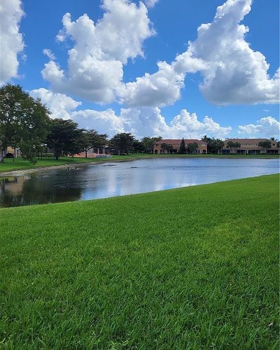 2nd image of 3328 Dandolo Cir