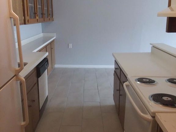 3rd image of 301 Perkins St APT 112
