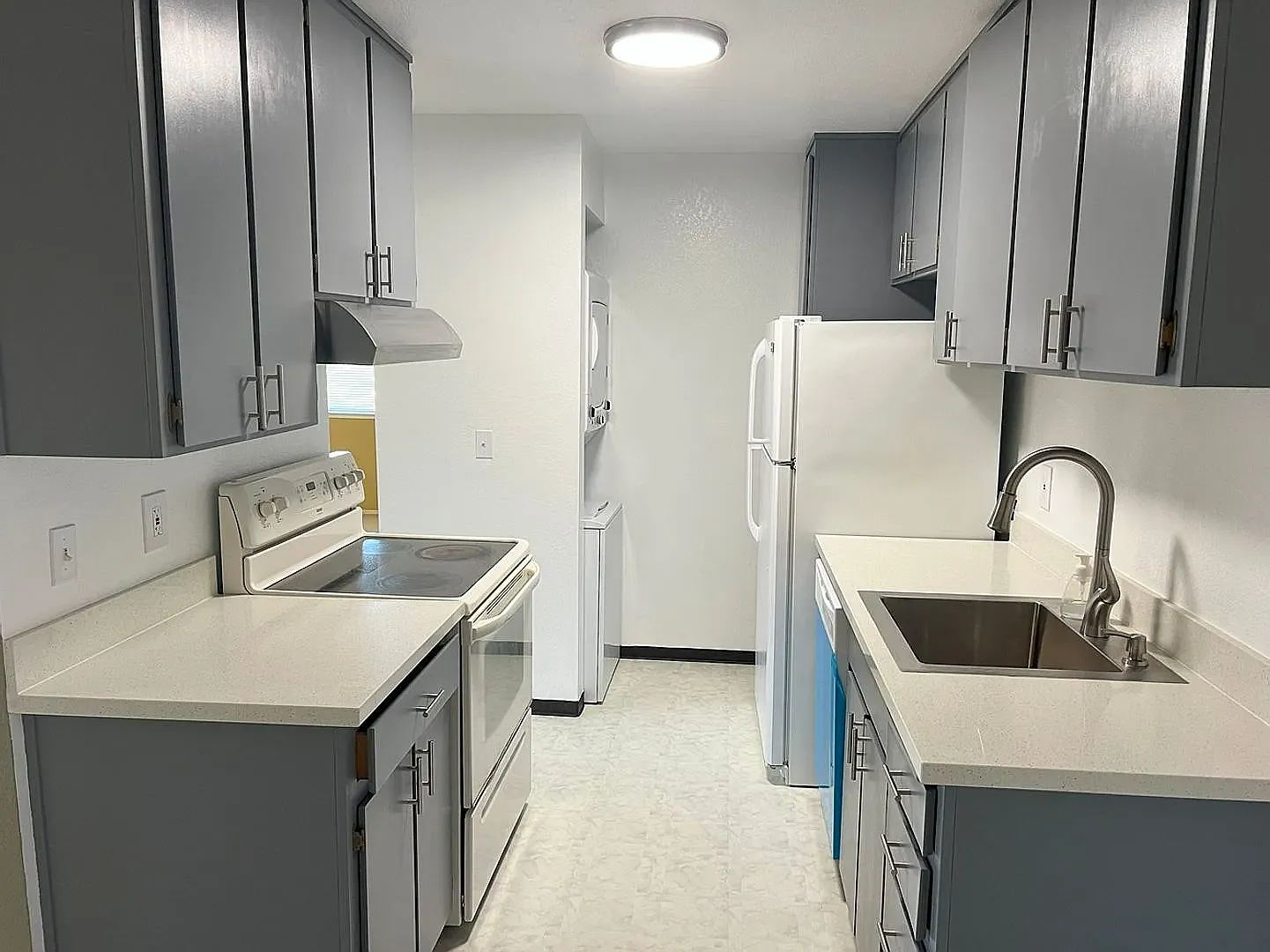 2 bed, 958 sqft, $2,800 — Photo 2