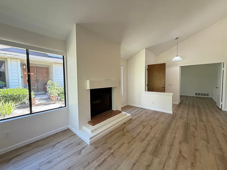 10360 Ridgewater Ln — Photo 5