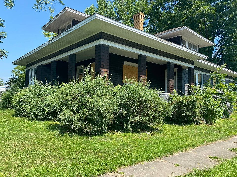 2nd image of 128 3rd Ave