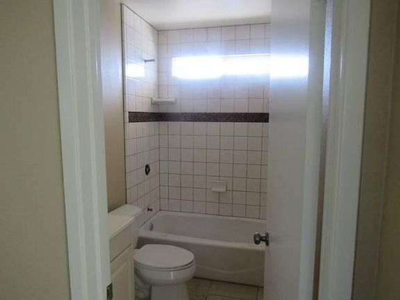 4th image of 3805 Boundary St APT H