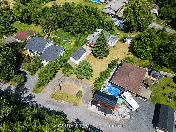 2nd image of 967 West St W