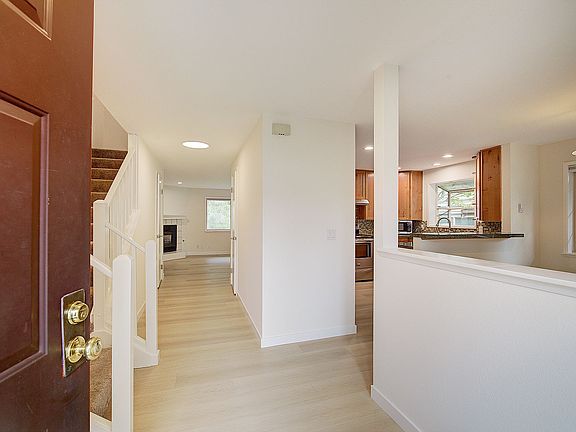 3rd image of 10248 NE 138th Pl #B-3