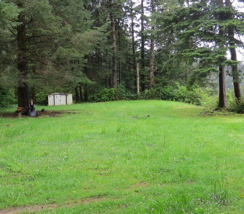 1st image of 340 NE Hillside Dr