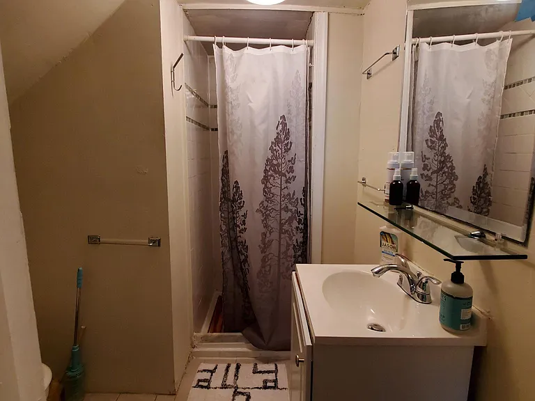 4112 Spruce St #2 — Photo 2