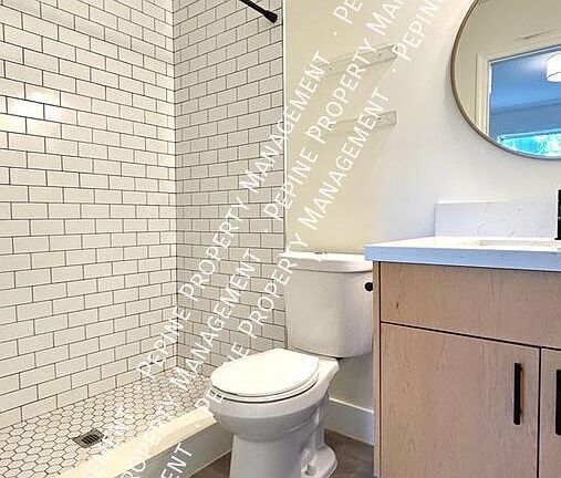 4th image of 2905 SW Archer Rd Unit T-4025