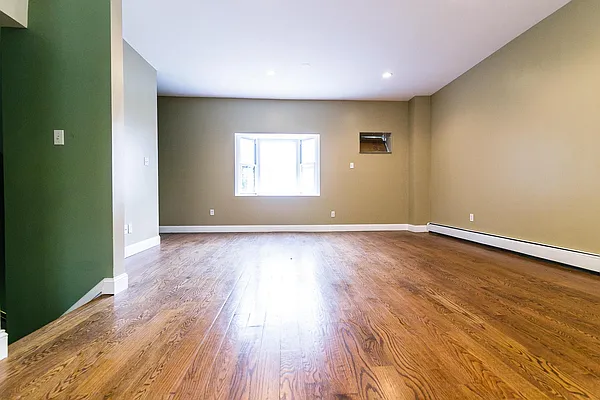 Rented by Nooklyn NYC LLC | media 45