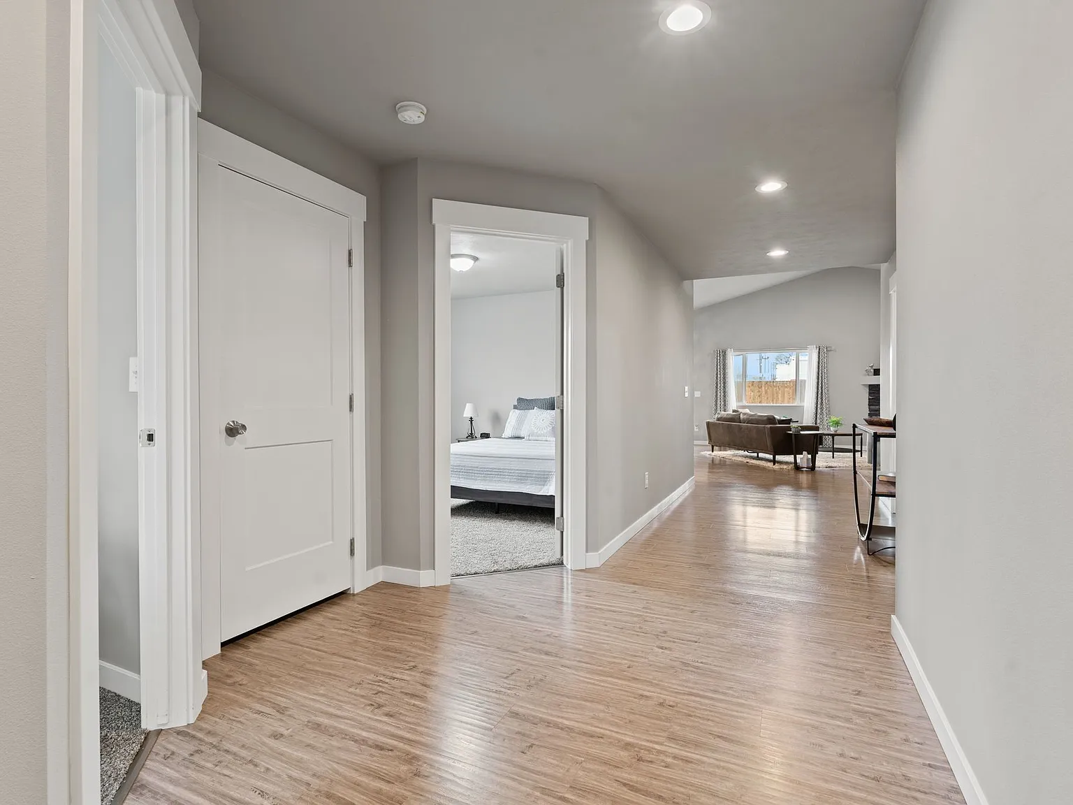 3 bed, 2.0 bath, 1500 sqft, $2,395 — Photo 2