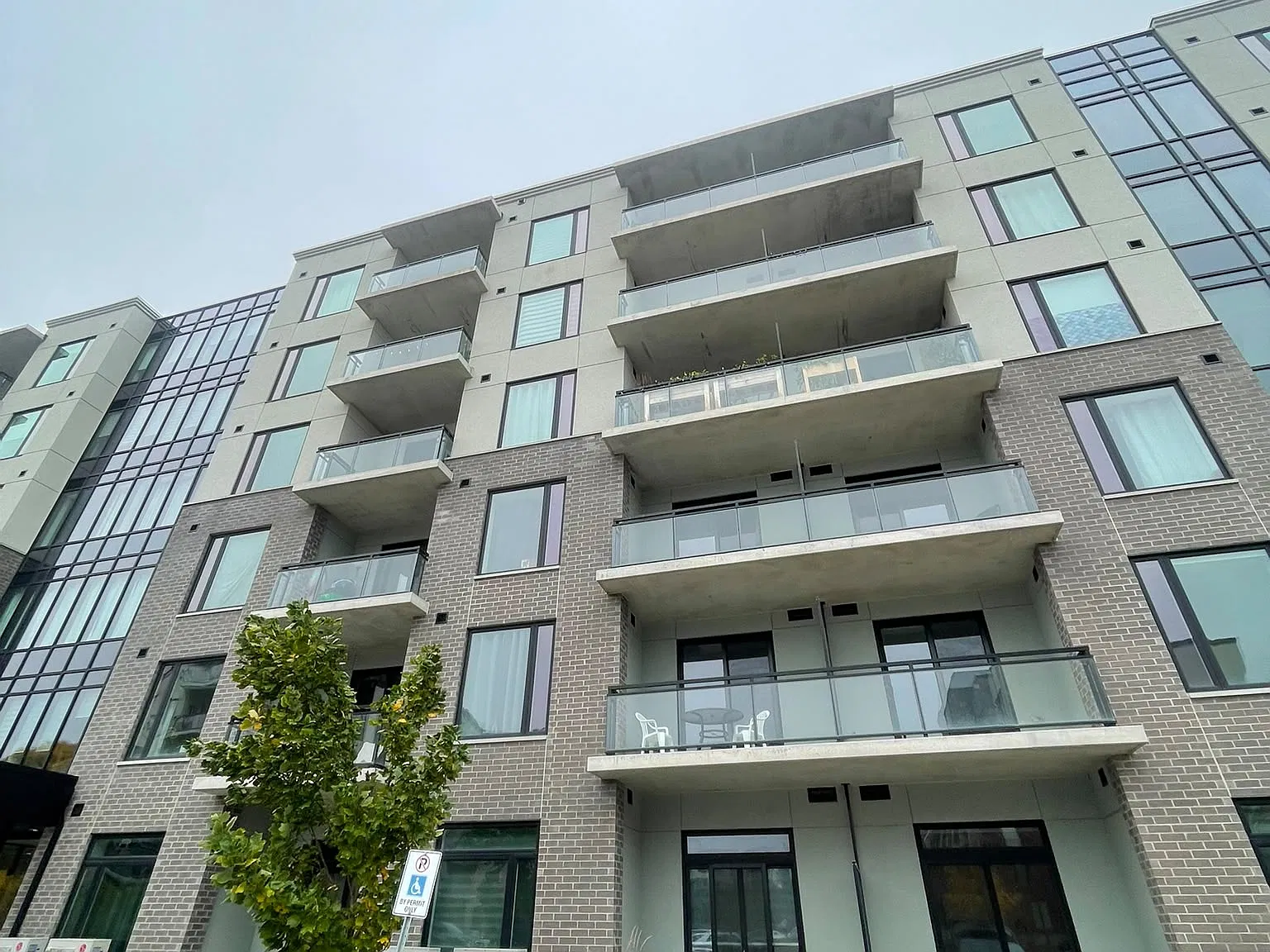 2 bed, 1000 sqft, $2,050 — Photo 1