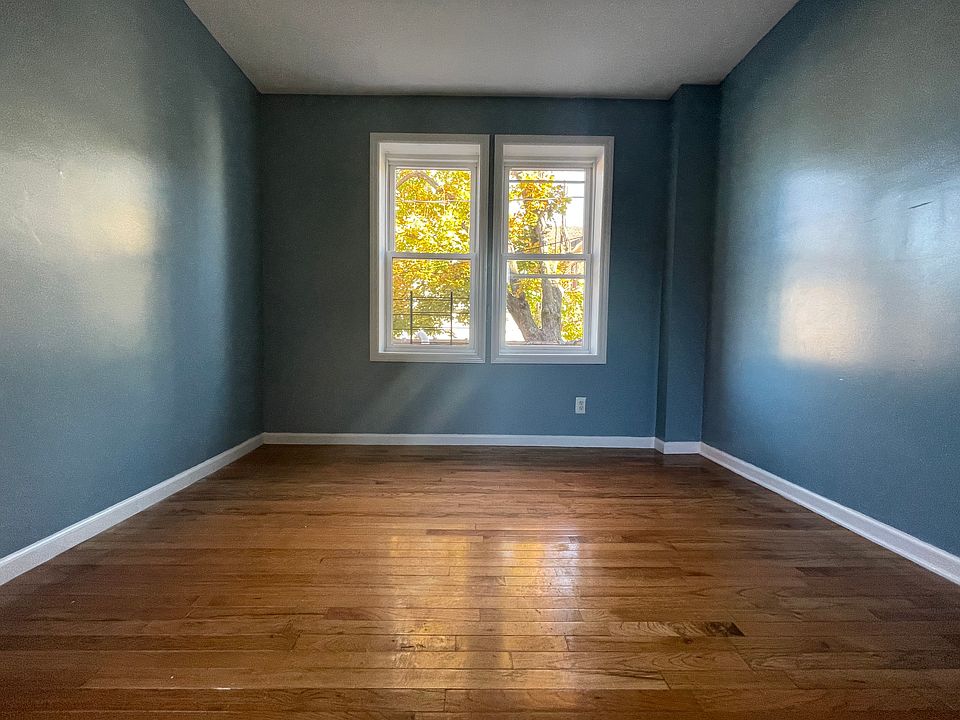 2nd image of 324 Osborne Ter #27E