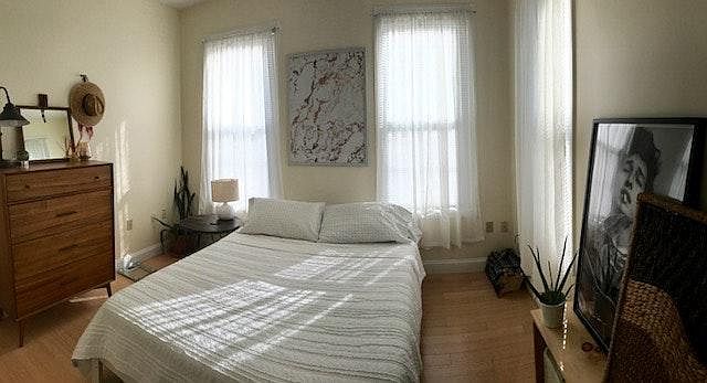 2nd image of 202 Monroe St APT 4