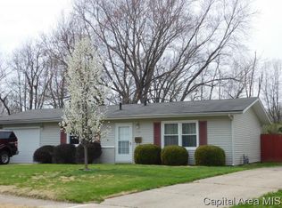 1377 Crestview Dr, Springfield, IL 62702