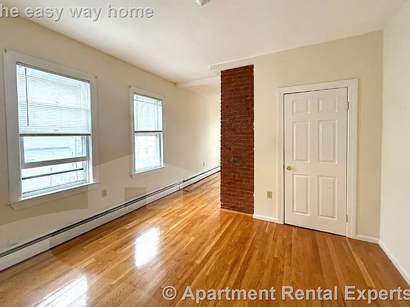 4th image of 56 Morton Ave #2