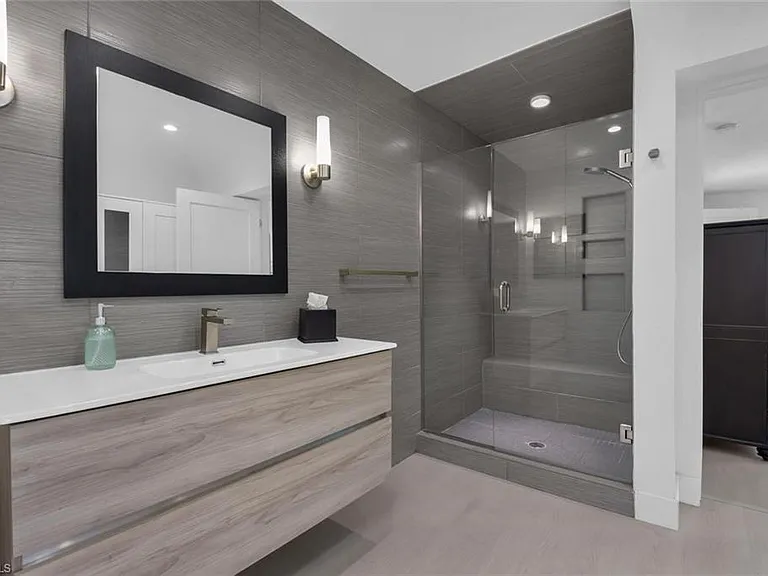 2143 Marina Dr — Photo 20