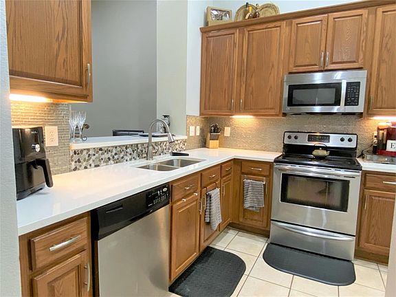 4th image of 10012 Spire Ln