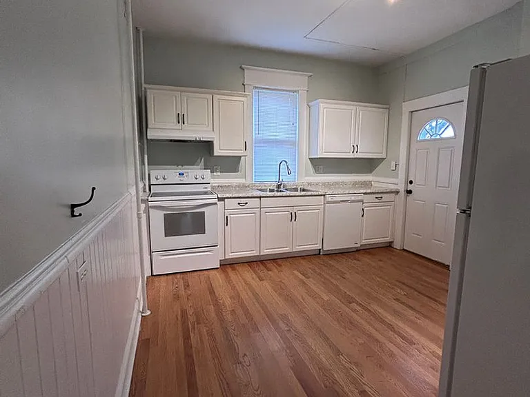 1416 Campbell Ave SW — Photo 13