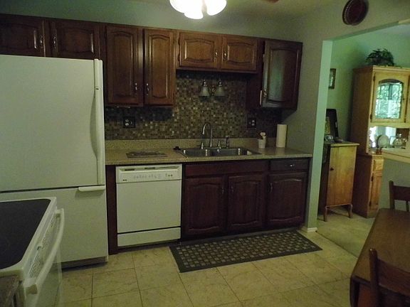 3rd image of 1577 Burr Oak Ct APT A