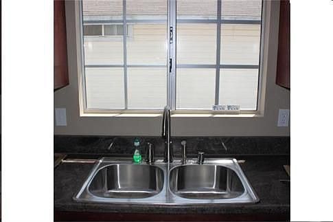 4th image of 820 W Patti Ln