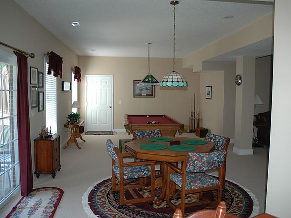 3rd image of 425 Oak Forest Pl