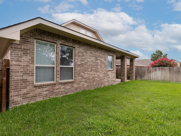 19511 Dunlay Springs Dr — Photo 32