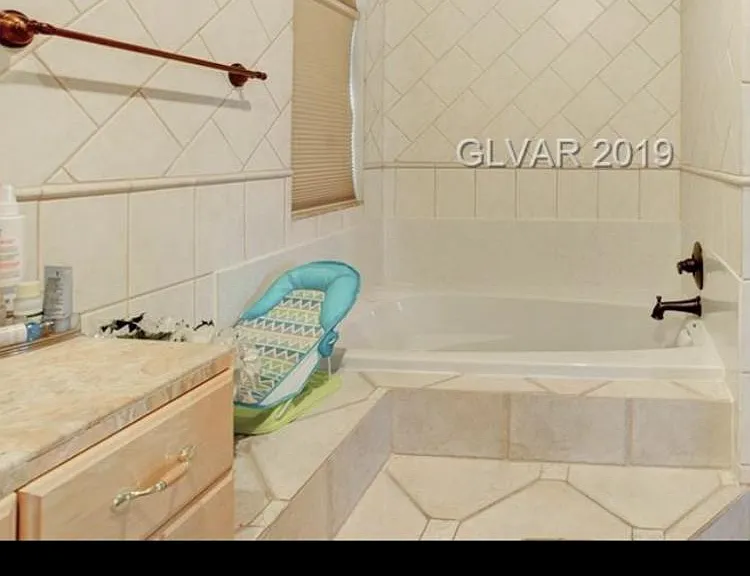 1279 Clagett Ln — Photo 4