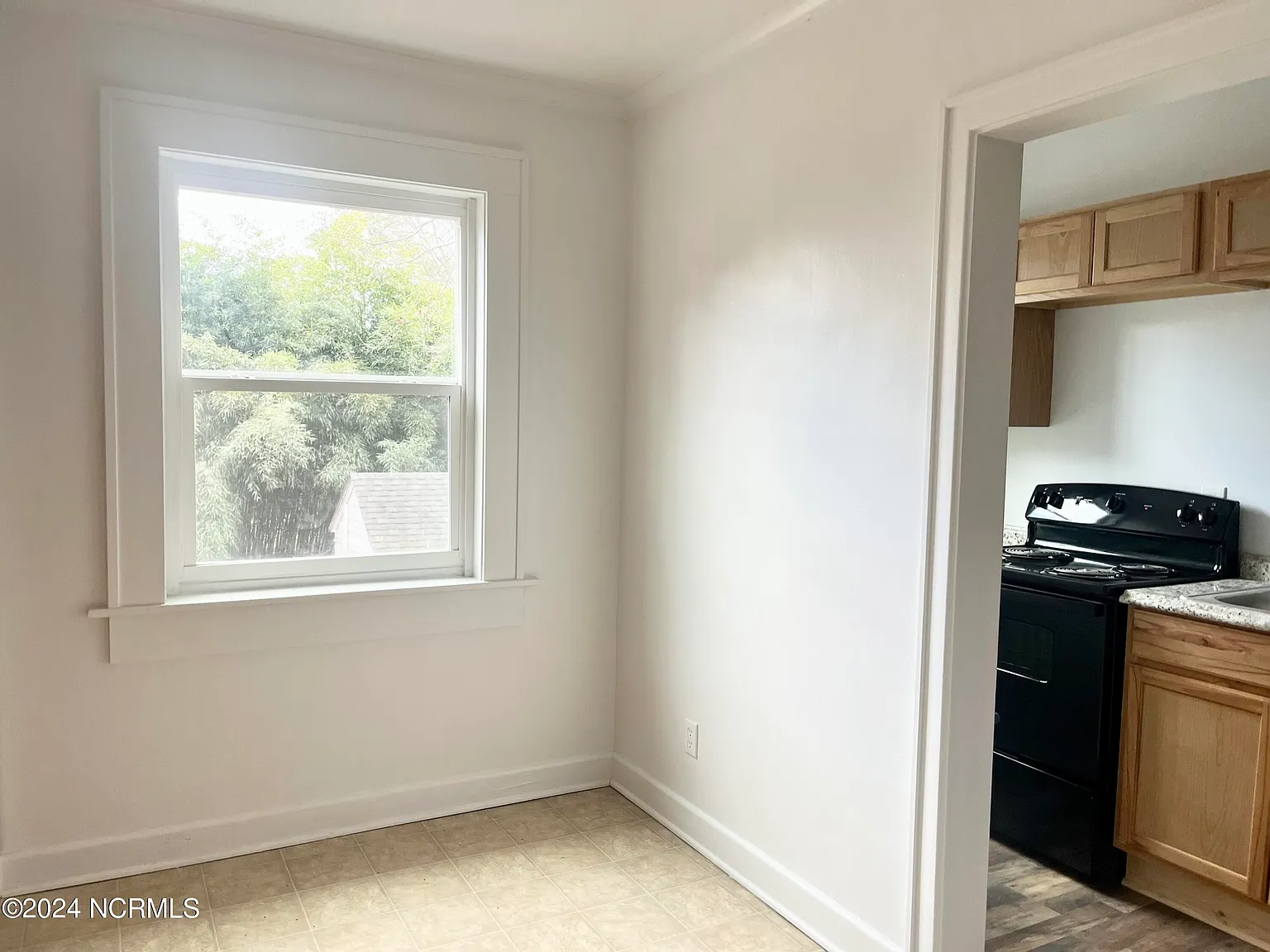 2 bed, 1.0 bath, $1,000 — Photo 4