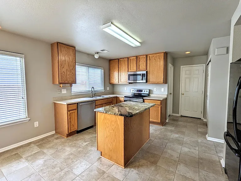 3802 Glenarbor Ln — Photo 8