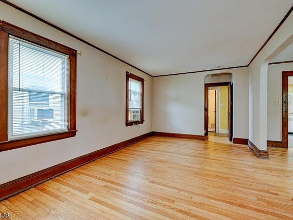 5th image of 783 Broad St