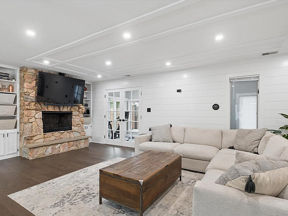 4th image of 571 Byrd Rd