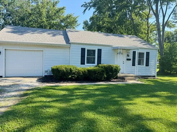 3924 E Greenhill Rd, Decatur, IL 62521