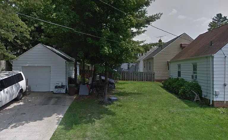 19203 Nitra Ave — Photo 2