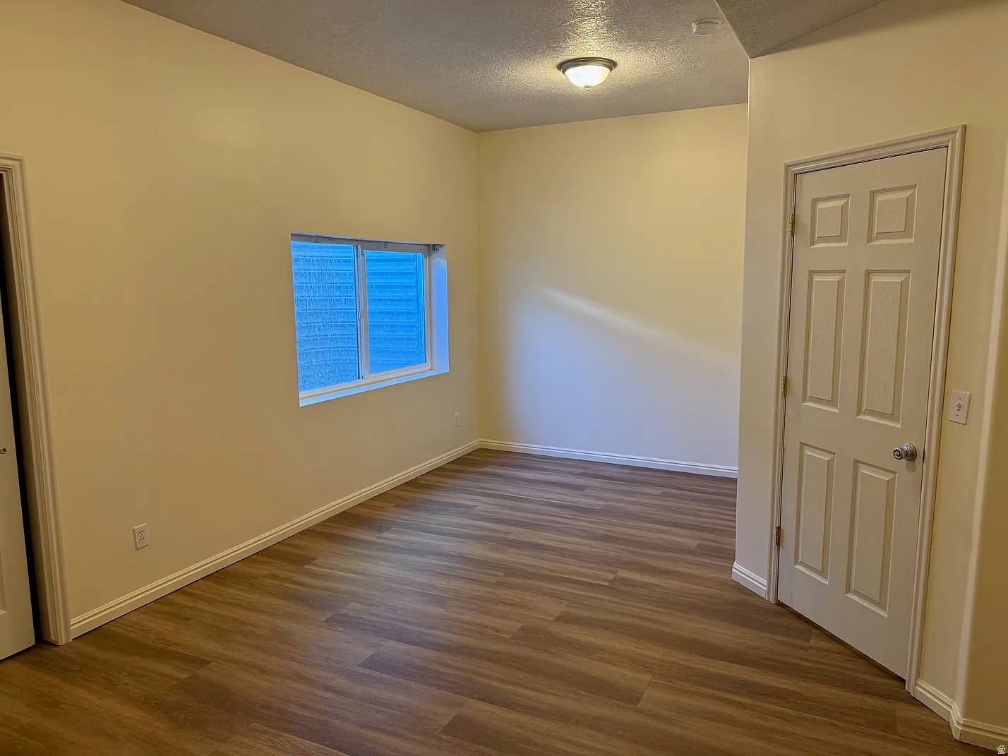 4 bed, 3.5 bath, 2167 sqft, $2,350 — Photo 4