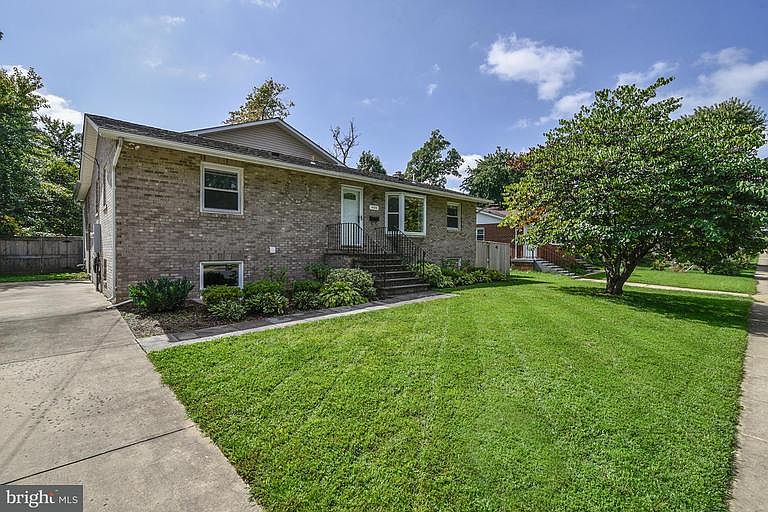 1st image of 10913 Warwick Ave