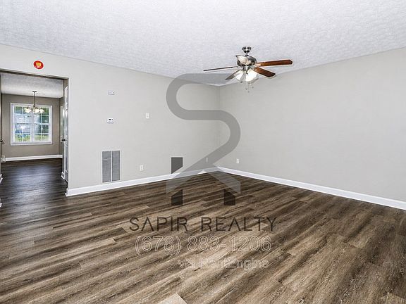 2nd image of 5791 Strathmoor Manor Cir