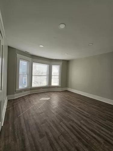 one main level bed room - 111 S West St #1/2