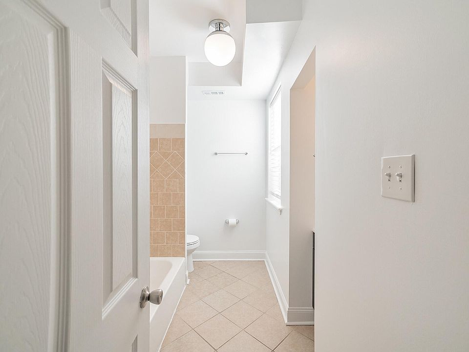 Entrance to 2nd floor bath.