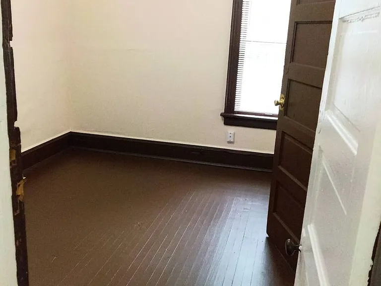 1609 W Meinecke Ave — Photo 3