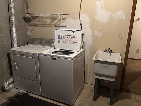 3rd image of 3476 Blackwood Dr #1
